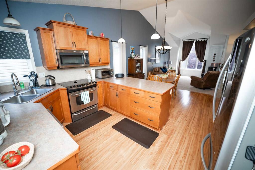 









208


Silkstone

Bay West,
Lethbridge,




AB
T1J 2A2

