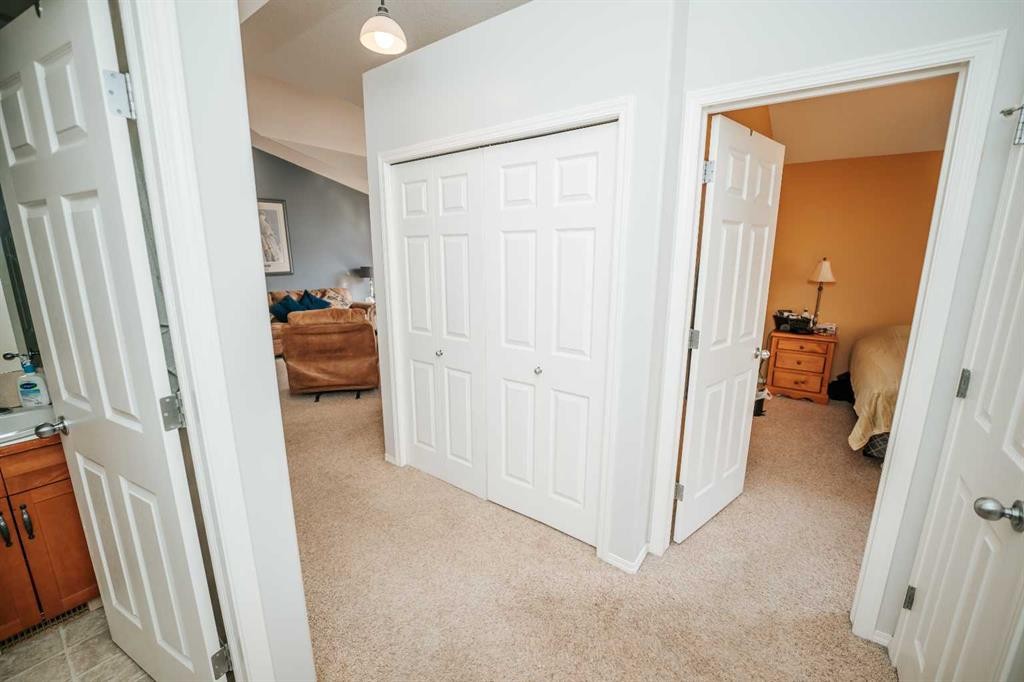 









208


Silkstone

Bay West,
Lethbridge,




AB
T1J 2A2

