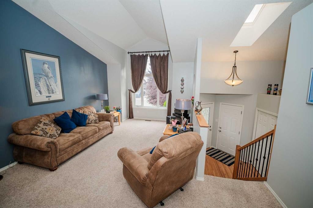 









208


Silkstone

Bay West,
Lethbridge,




AB
T1J 2A2

