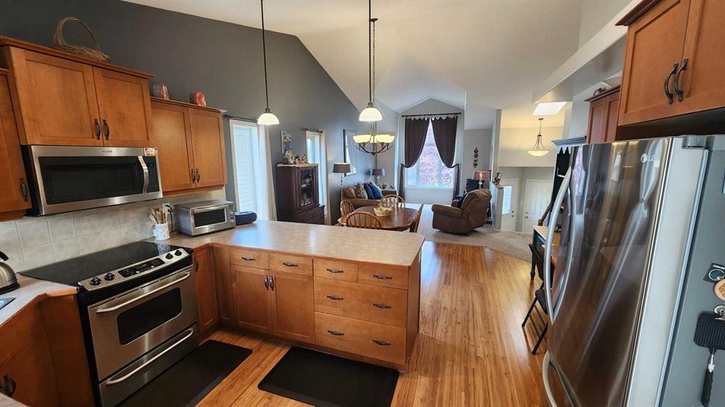 









208


Silkstone

Bay West,
Lethbridge,




AB
T1J 2A2

