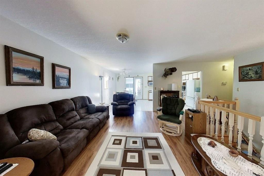 









5114


49 AVE

,
Robb,




AB
T0E 1X0

