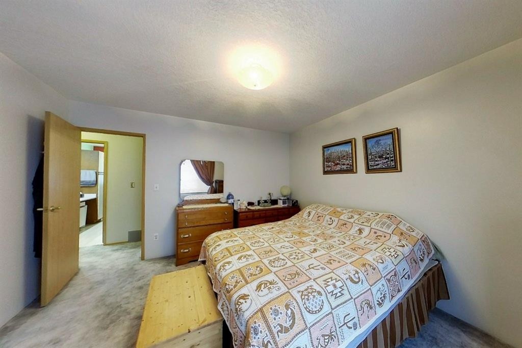 









5114


49 AVE

,
Robb,




AB
T0E 1X0

