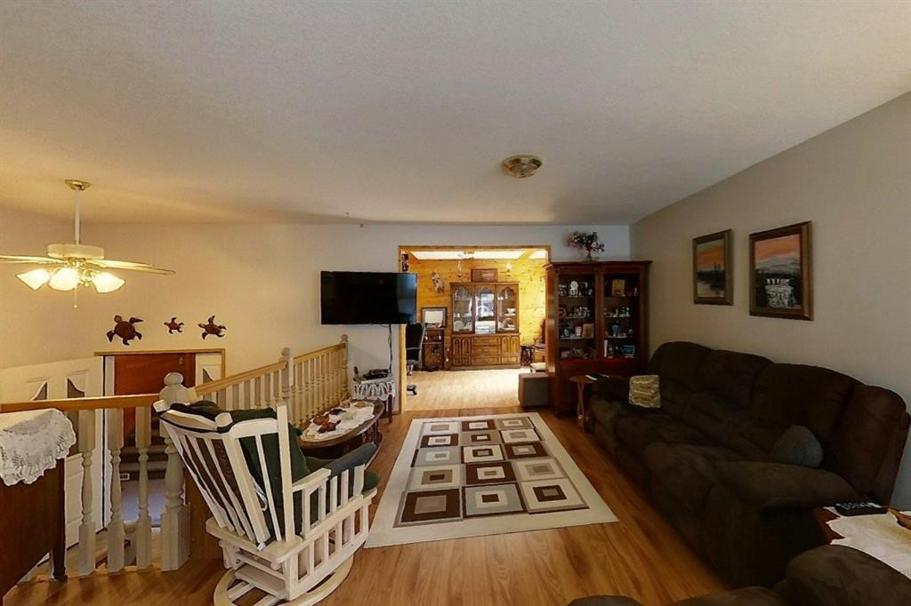 









5114


49 AVE

,
Robb,




AB
T0E 1X0

