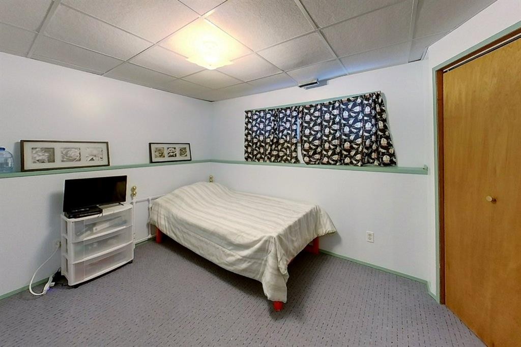 









5114


49 AVE

,
Robb,




AB
T0E 1X0

