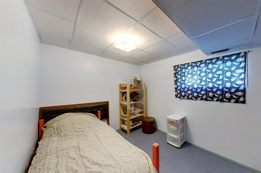 









5114


49 AVE

,
Robb,




AB
T0E 1X0

