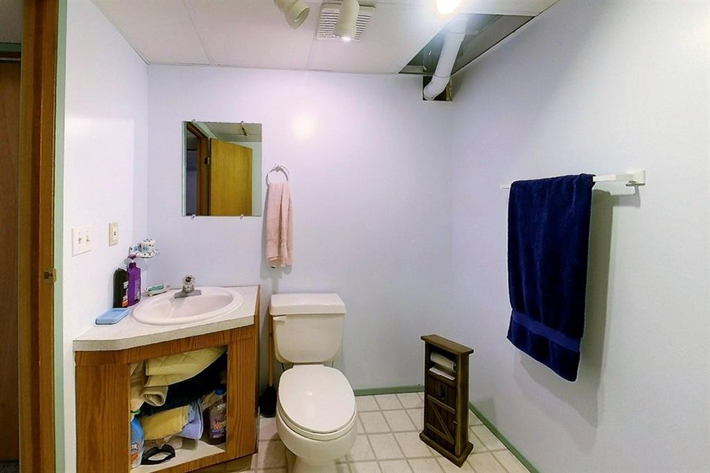 









5114


49 AVE

,
Robb,




AB
T0E 1X0

