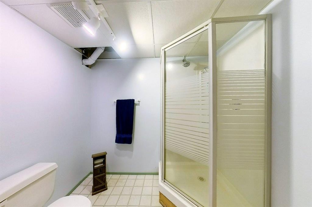 









5114


49 AVE

,
Robb,




AB
T0E 1X0

