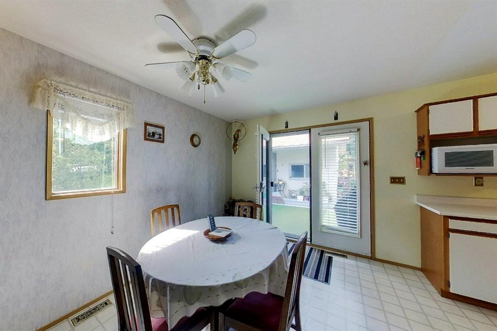 









5114


49 AVE

,
Robb,




AB
T0E 1X0

