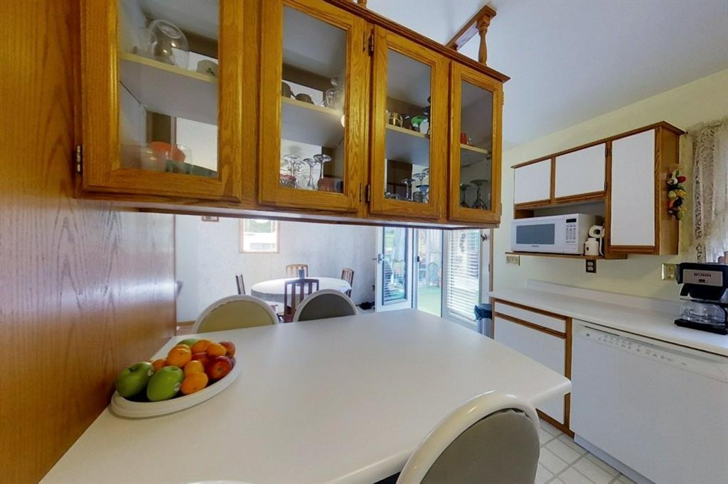 









5114


49 AVE

,
Robb,




AB
T0E 1X0

