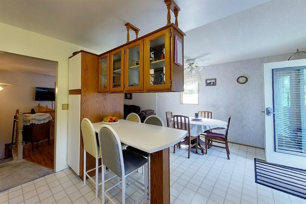 









5114


49 AVE

,
Robb,




AB
T0E 1X0

