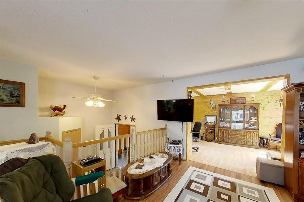 









5114


49 AVE

,
Robb,




AB
T0E 1X0

