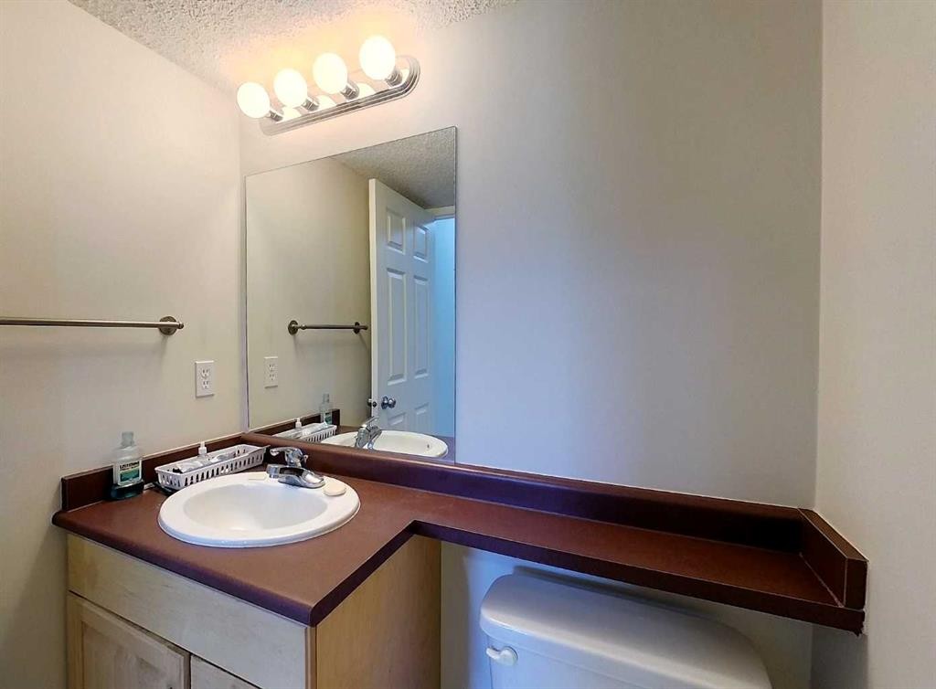 









777


48

Street, 302,
Edson,




AB
T7E 1Z6

