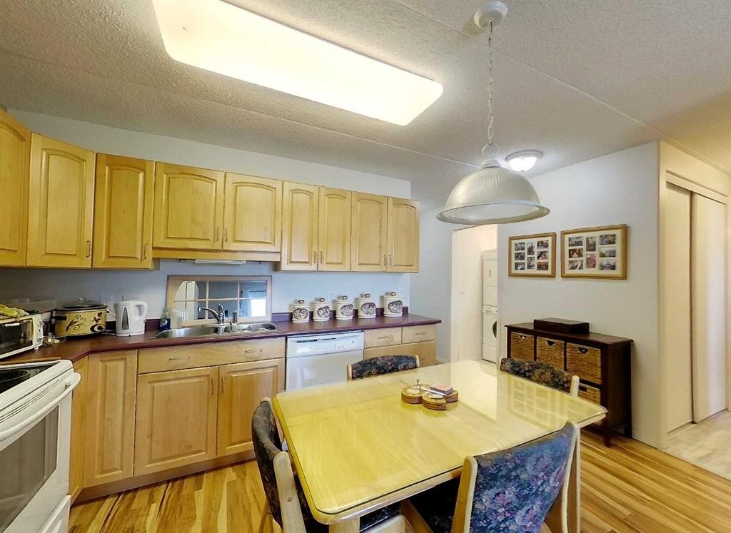 









777


48

Street, 302,
Edson,




AB
T7E 1Z6

