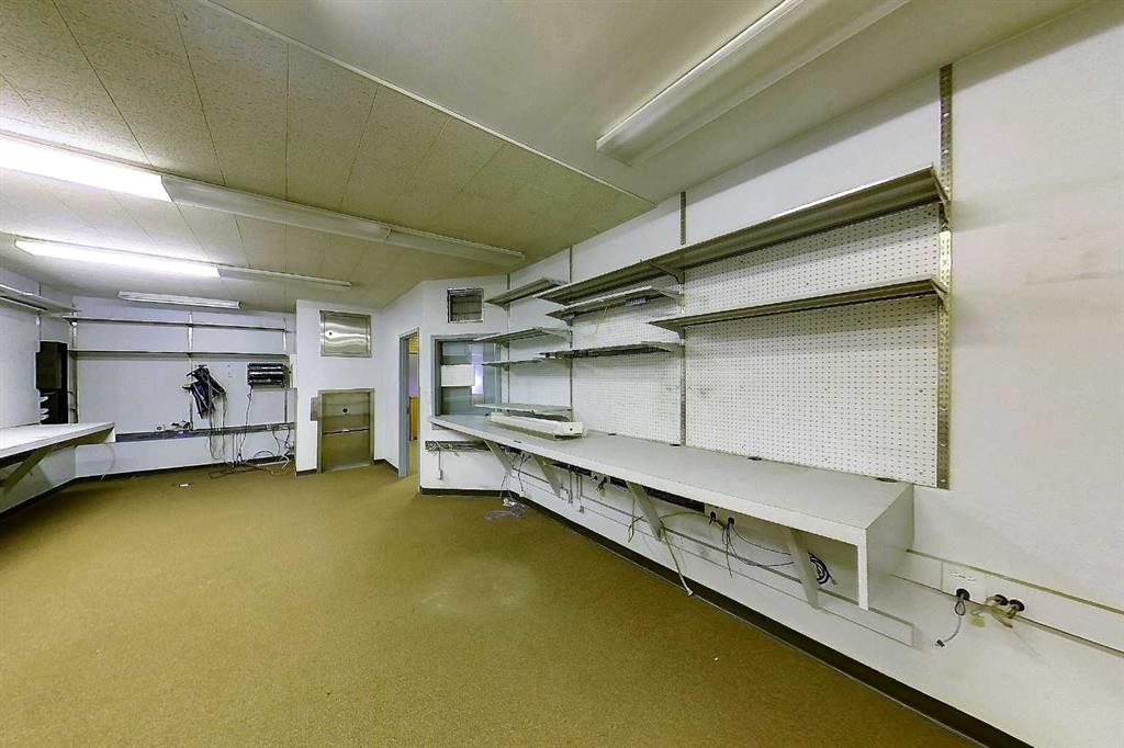 









320


50

Street,
Edson,




AB
T7E 1N7

