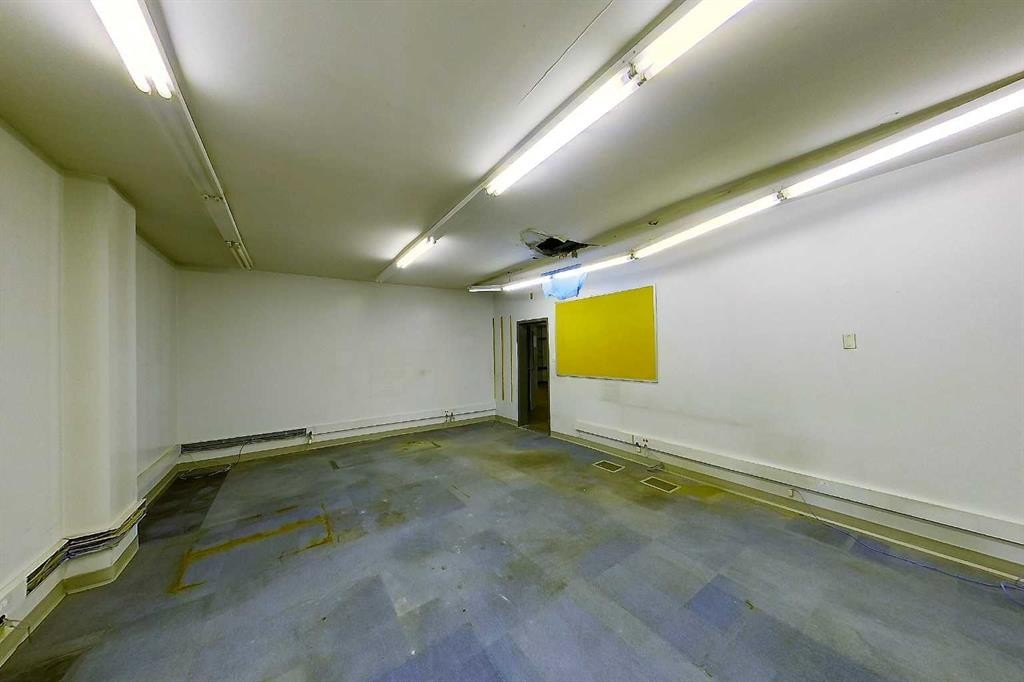 









320


50

Street,
Edson,




AB
T7E 1N7

