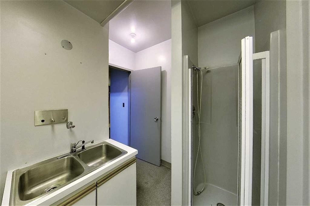 









320


50

Street,
Edson,




AB
T7E 1N7

