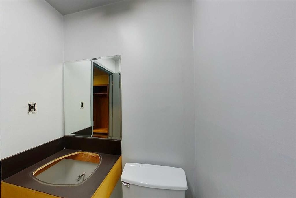 









320


50

Street,
Edson,




AB
T7E 1N7

