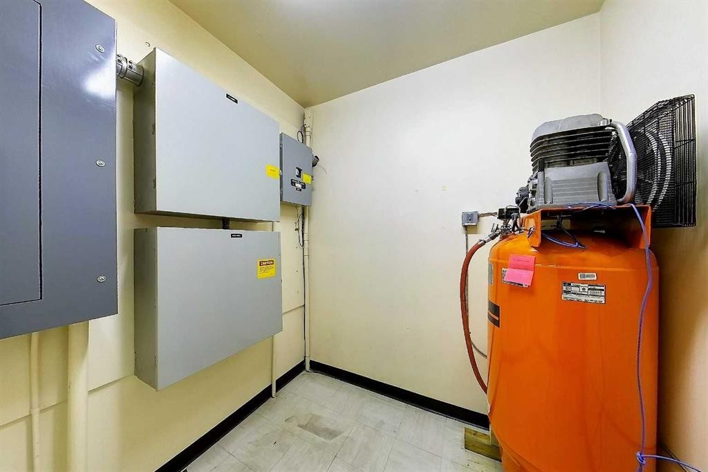 









320


50

Street,
Edson,




AB
T7E 1N7

