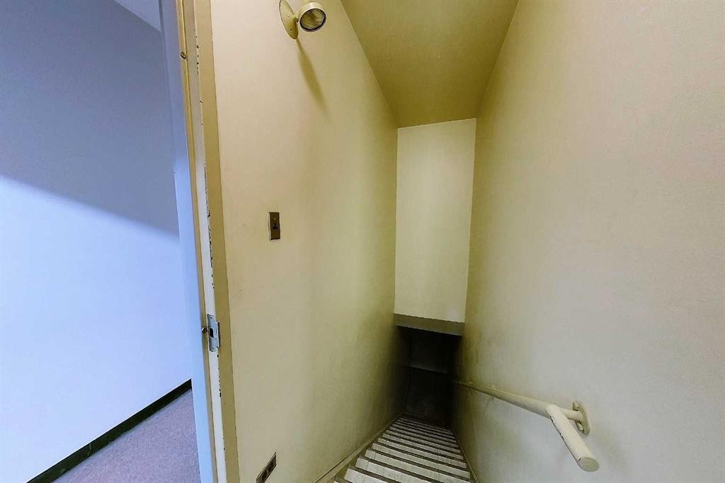 









320


50

Street,
Edson,




AB
T7E 1N7

