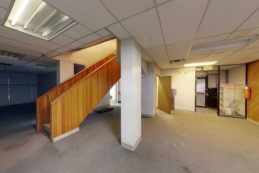 









320


50

Street,
Edson,




AB
T7E 1N7

