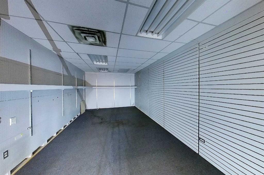 









320


50

Street,
Edson,




AB
T7E 1N7

