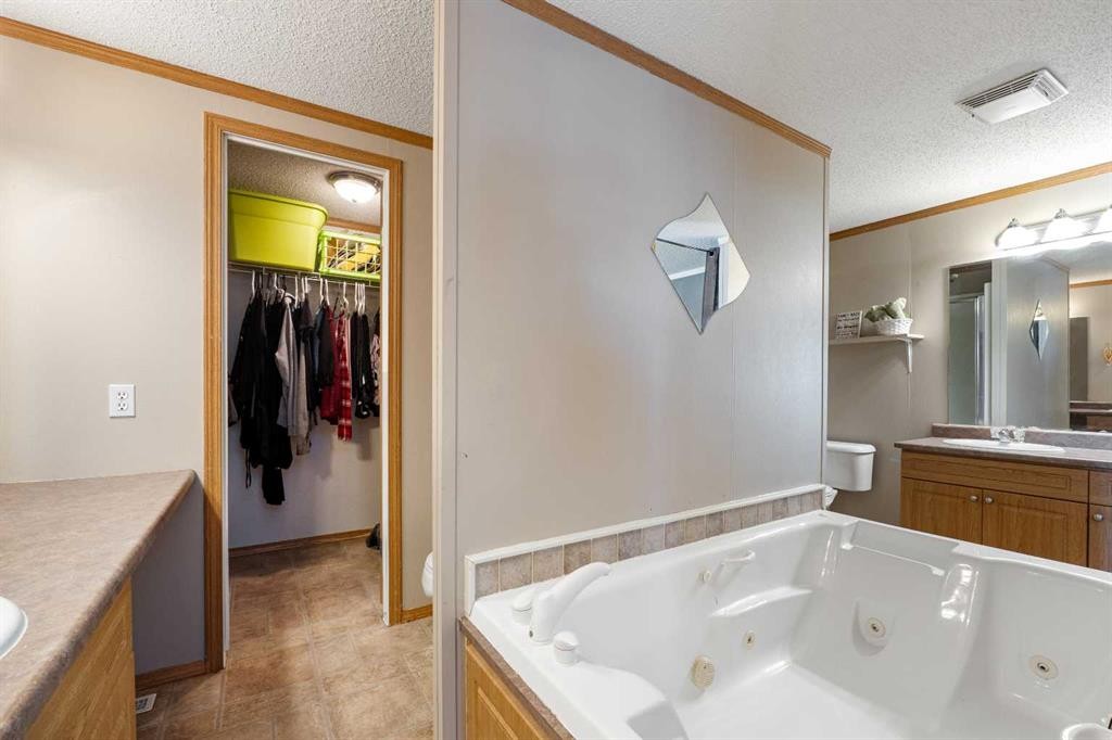 









27


Henke

Place,
Whitecourt,




AB
T7S 1V9

