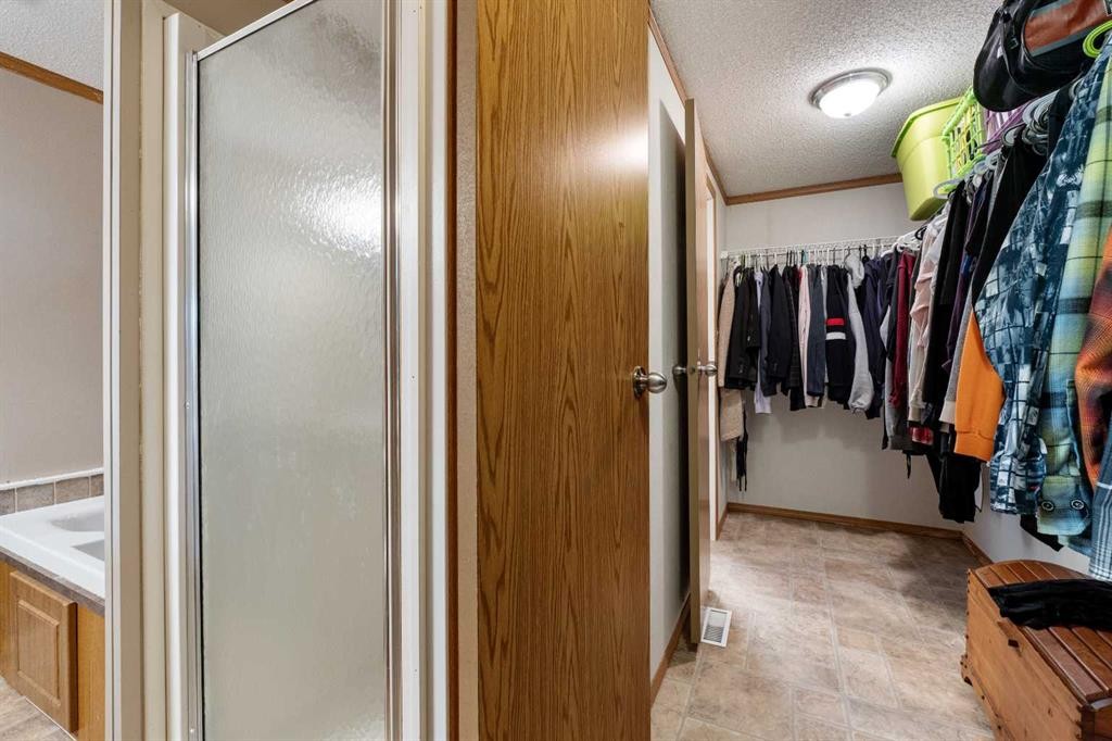 









27


Henke

Place,
Whitecourt,




AB
T7S 1V9

