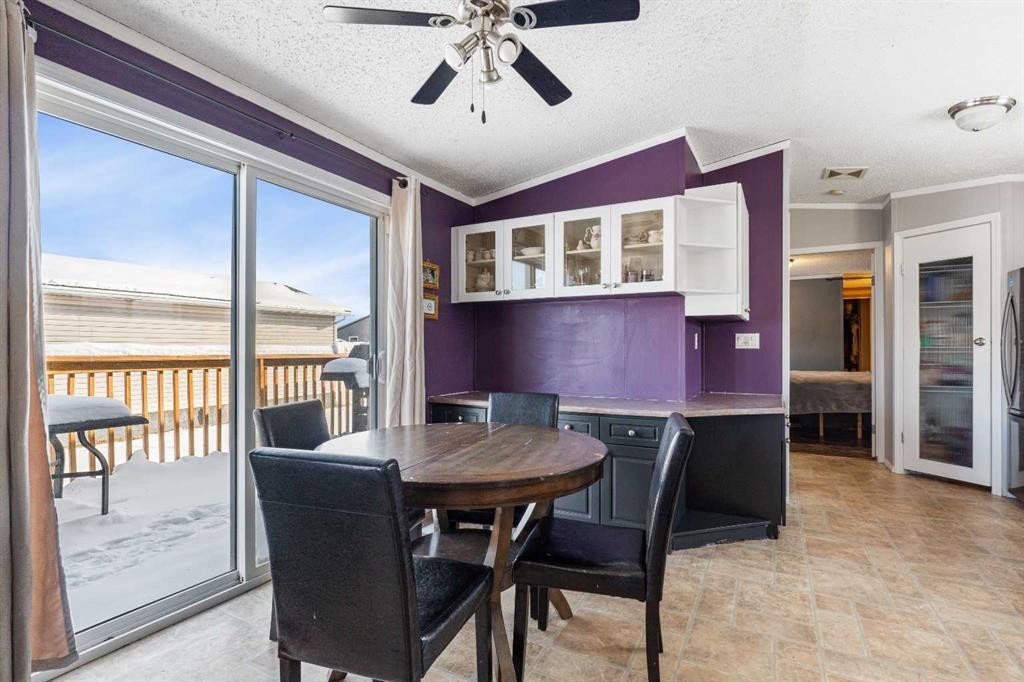 









27


Henke

Place,
Whitecourt,




AB
T7S 1V9

