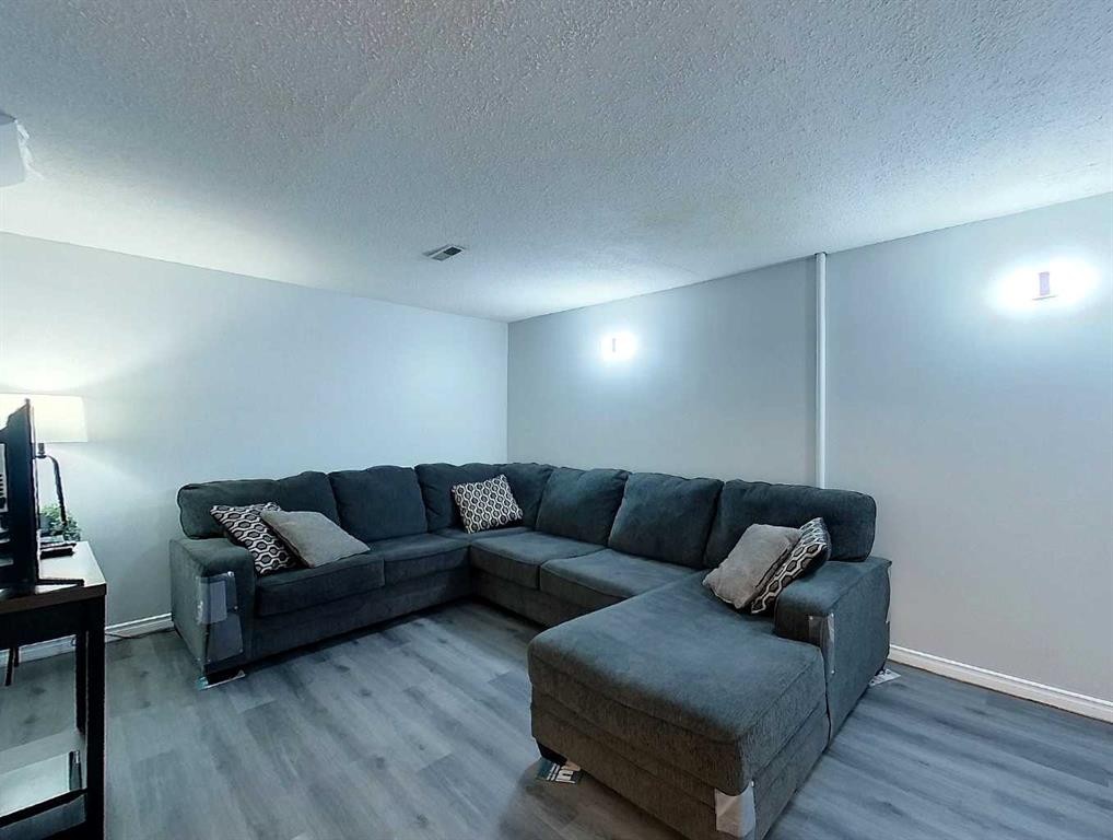 









1402


Edson Drive

,
Edson,




AB
T7E 1H6

