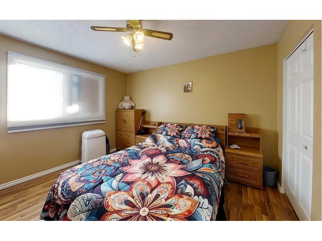 









5743


9

Avenue,
Edson,




AB
T7E1J3

