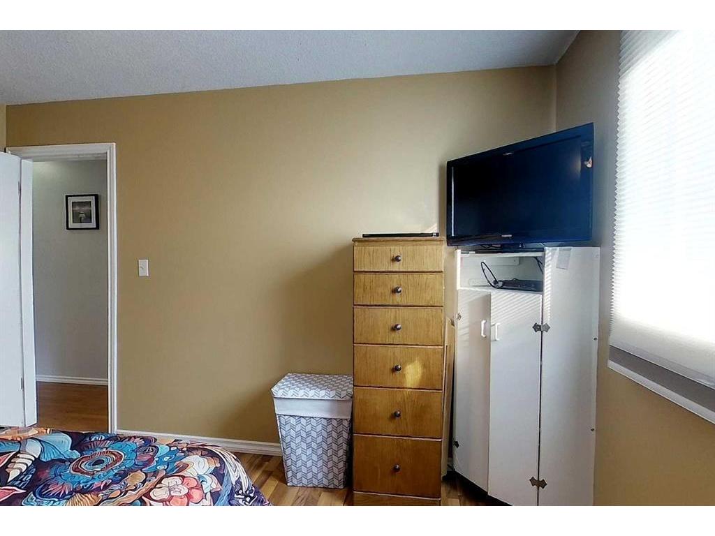 









5743


9

Avenue,
Edson,




AB
T7E1J3

