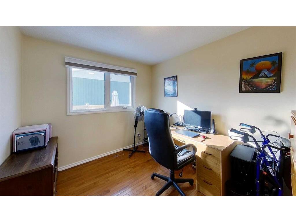 









5743


9

Avenue,
Edson,




AB
T7E1J3

