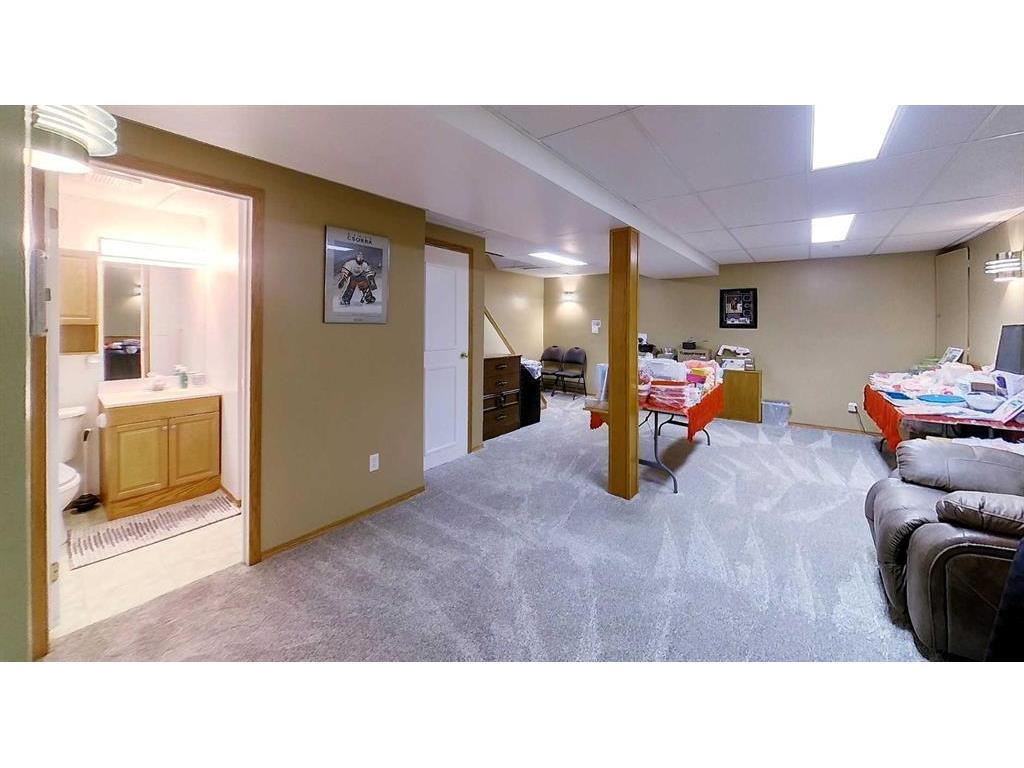 









5743


9

Avenue,
Edson,




AB
T7E1J3

