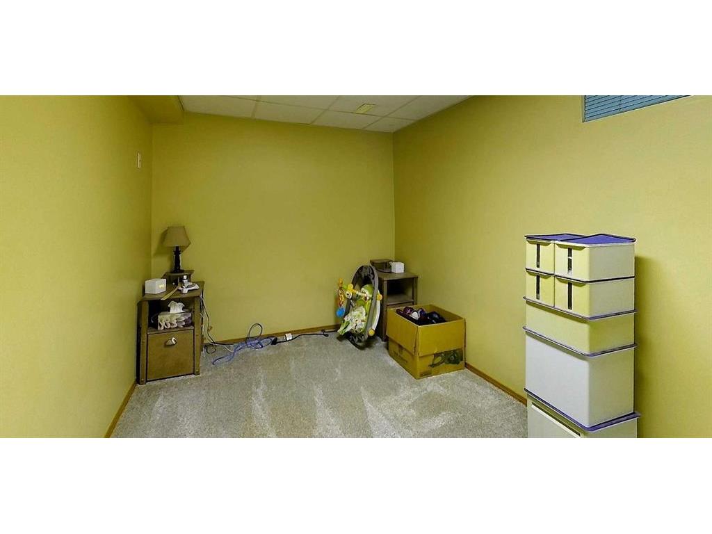 









5743


9

Avenue,
Edson,




AB
T7E1J3

