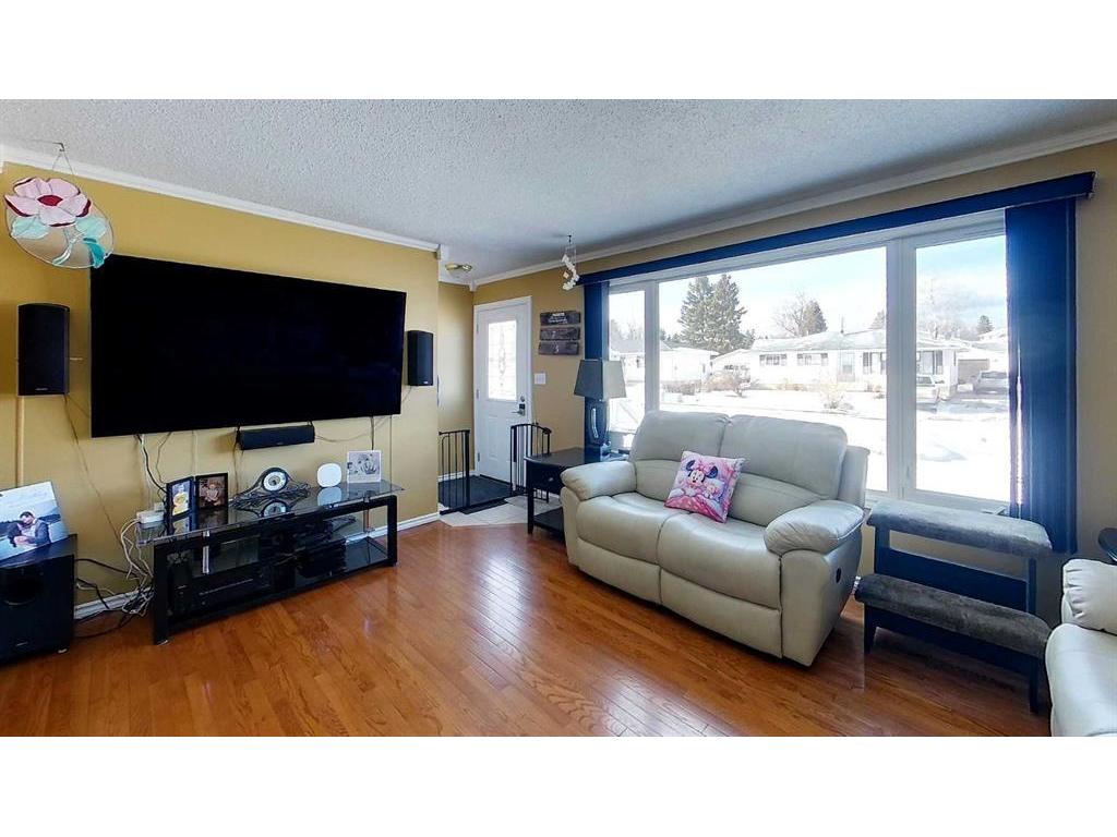 









5743


9

Avenue,
Edson,




AB
T7E1J3

