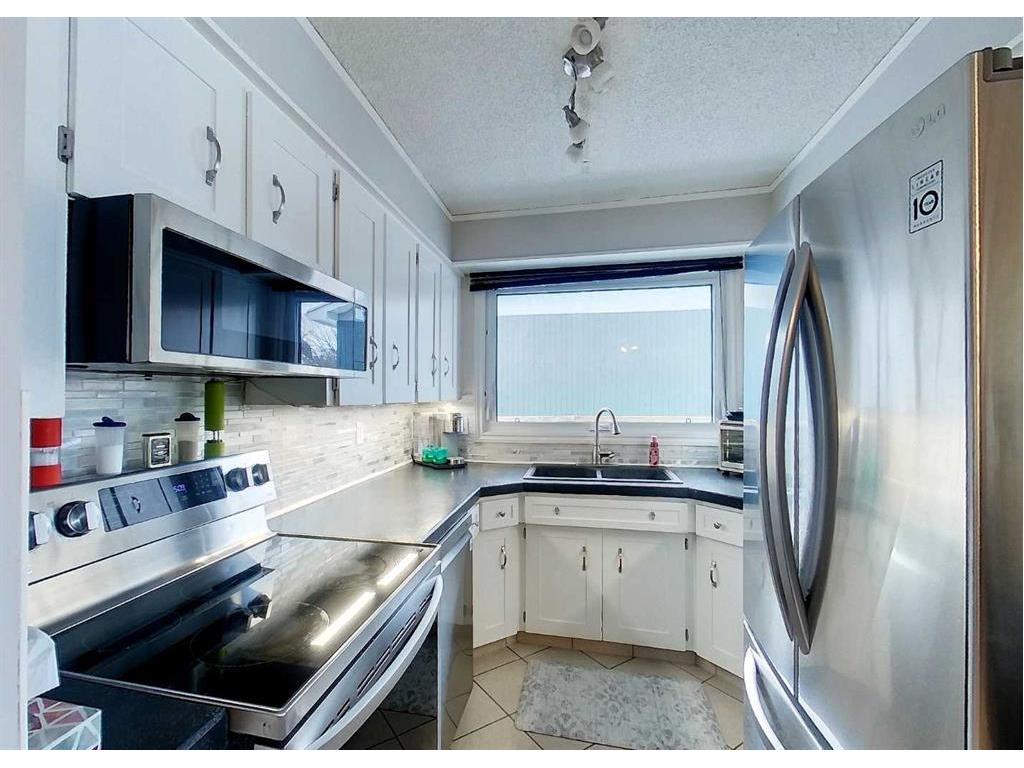 









5743


9

Avenue,
Edson,




AB
T7E1J3

