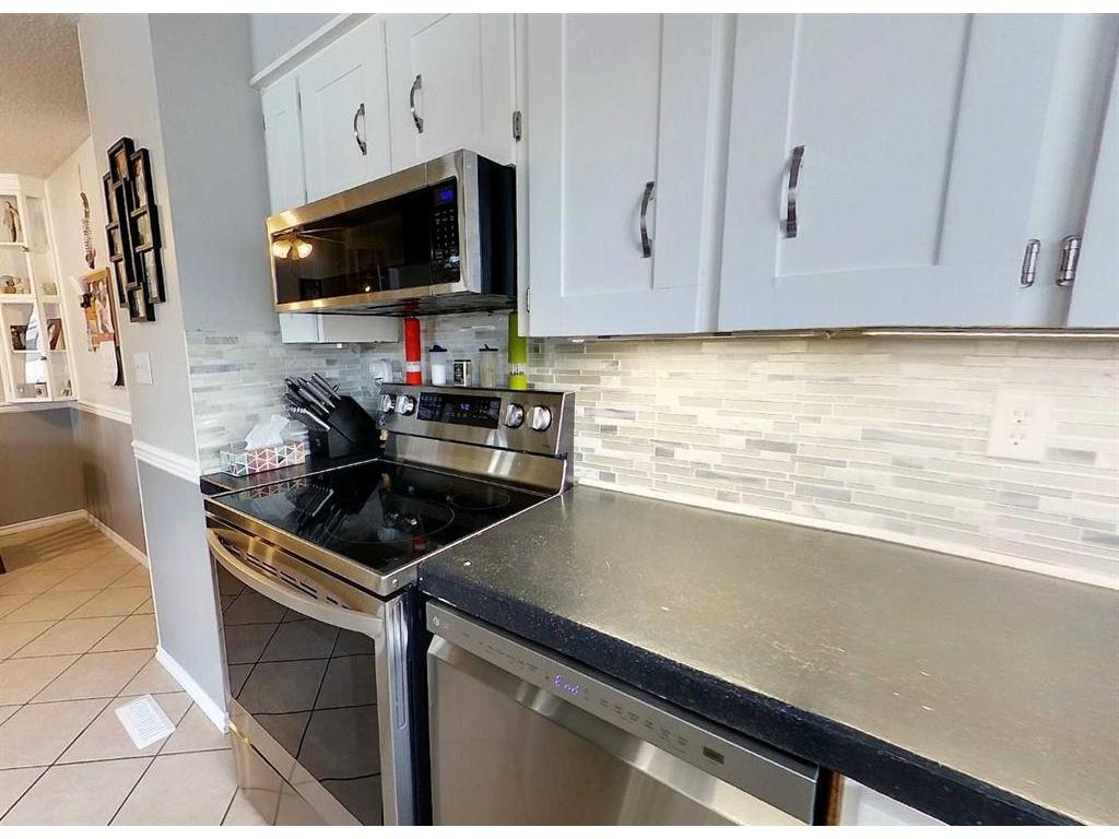 









5743


9

Avenue,
Edson,




AB
T7E1J3

