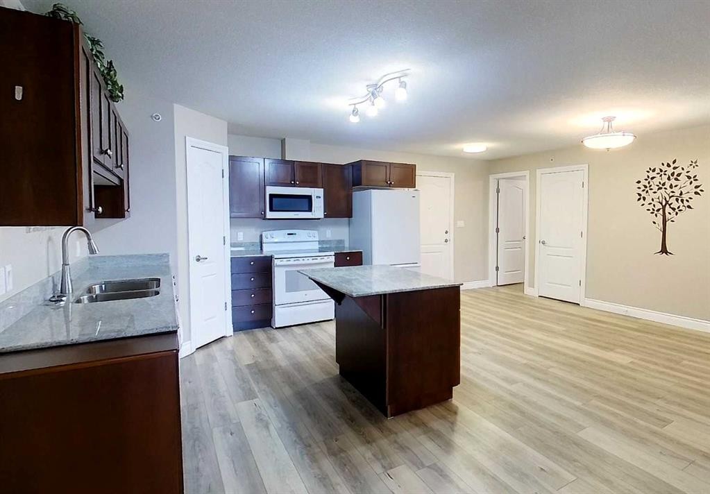 









5037


7

Avenue, 406,
Edson,




AB
T7E0A8

