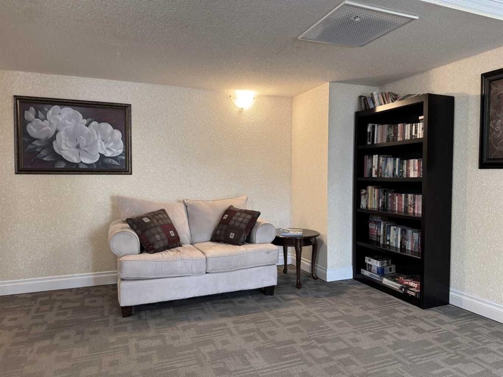 









5037


7

Avenue, 406,
Edson,




AB
T7E0A8

