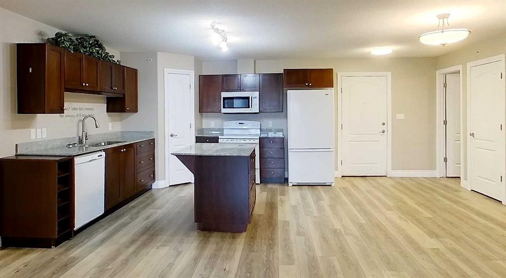 









5037


7

Avenue, 406,
Edson,




AB
T7E0A8

