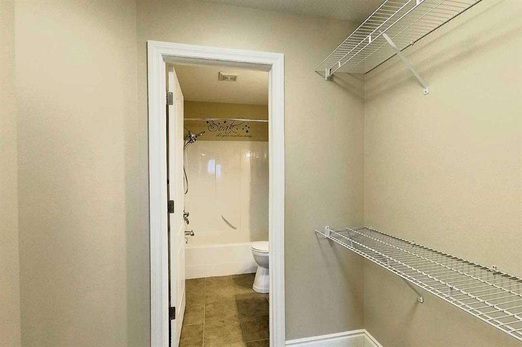 









5037


7

Avenue, 406,
Edson,




AB
T7E0A8

