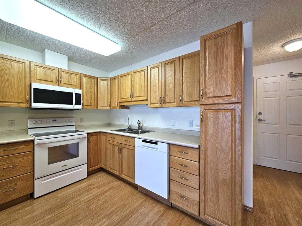 









777


48 Street

, 202,
Edson,




AB
T7E 1Z6

