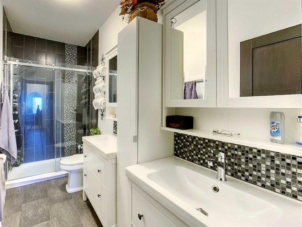 









5651


16 Ave

,
Edson,




AB
T7E 1X1

