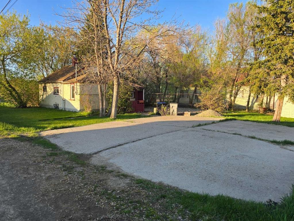 









4805


50

Avenue,
Mayerthorpe,




AB
T0E 1N0

