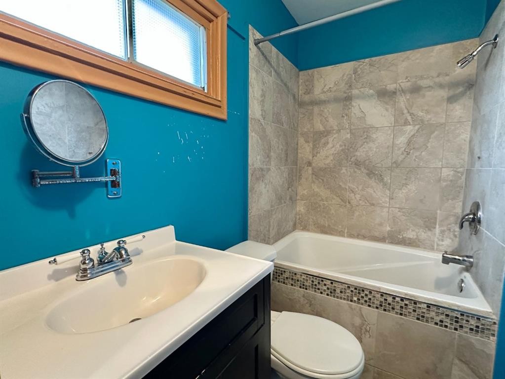 









4805


50

Avenue,
Mayerthorpe,




AB
T0E 1N0

