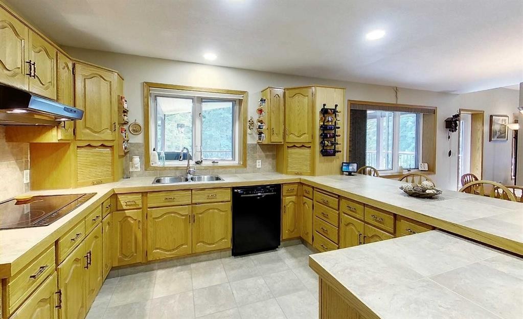 









54118


Range Road 164

,
Rural Yellowhead County,




AB
T7E 3P1

