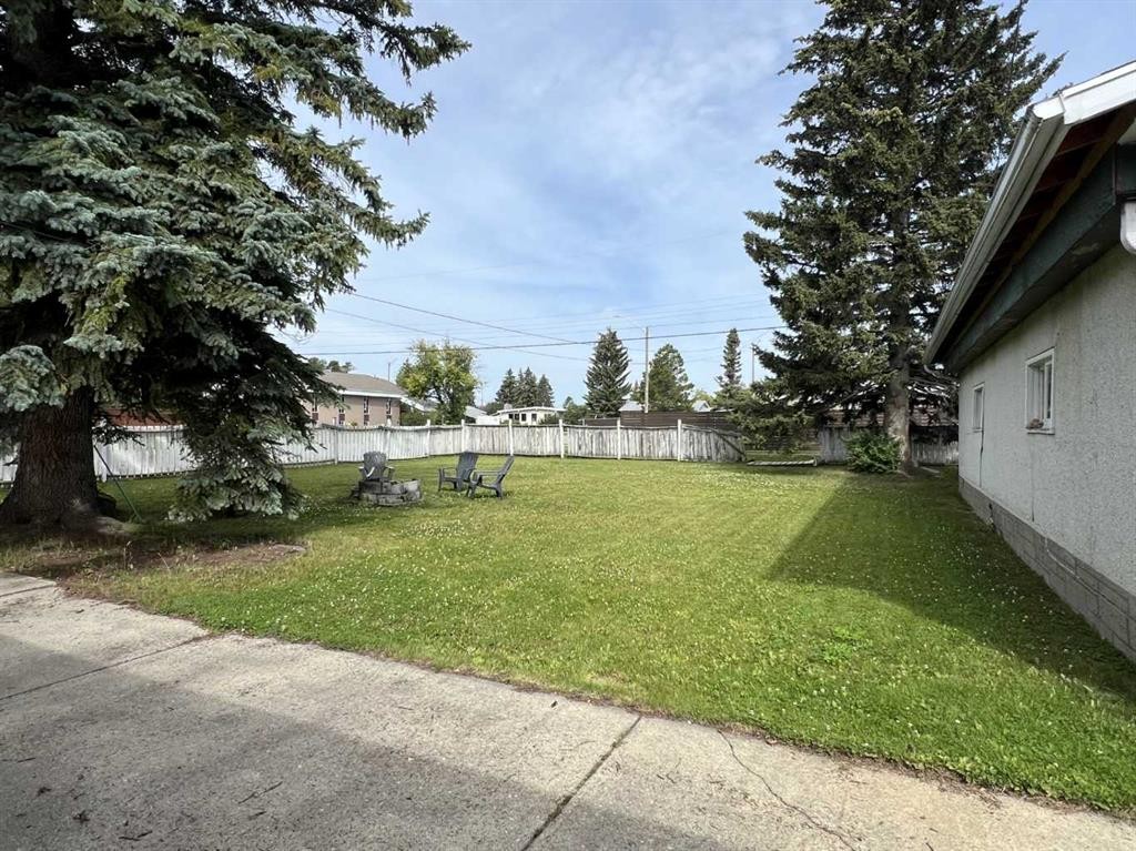 









4338


6

Avenue,
Edson,




AB
T7E 1B5

