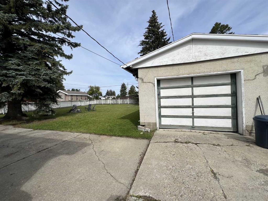 









4338


6

Avenue,
Edson,




AB
T7E 1B5

