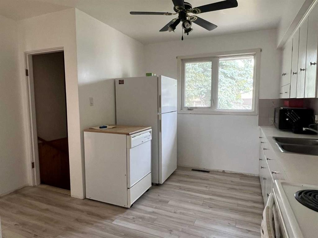 









4338


6

Avenue,
Edson,




AB
T7E 1B5

