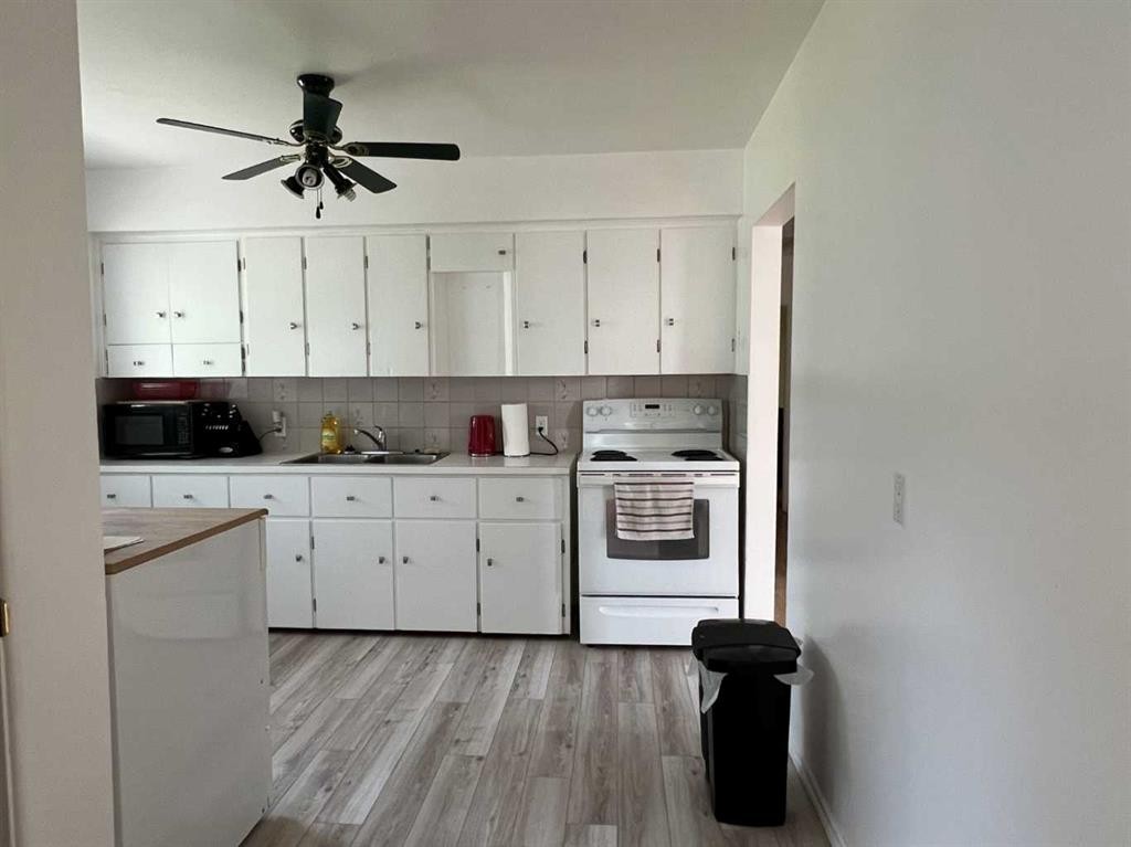 









4338


6

Avenue,
Edson,




AB
T7E 1B5

